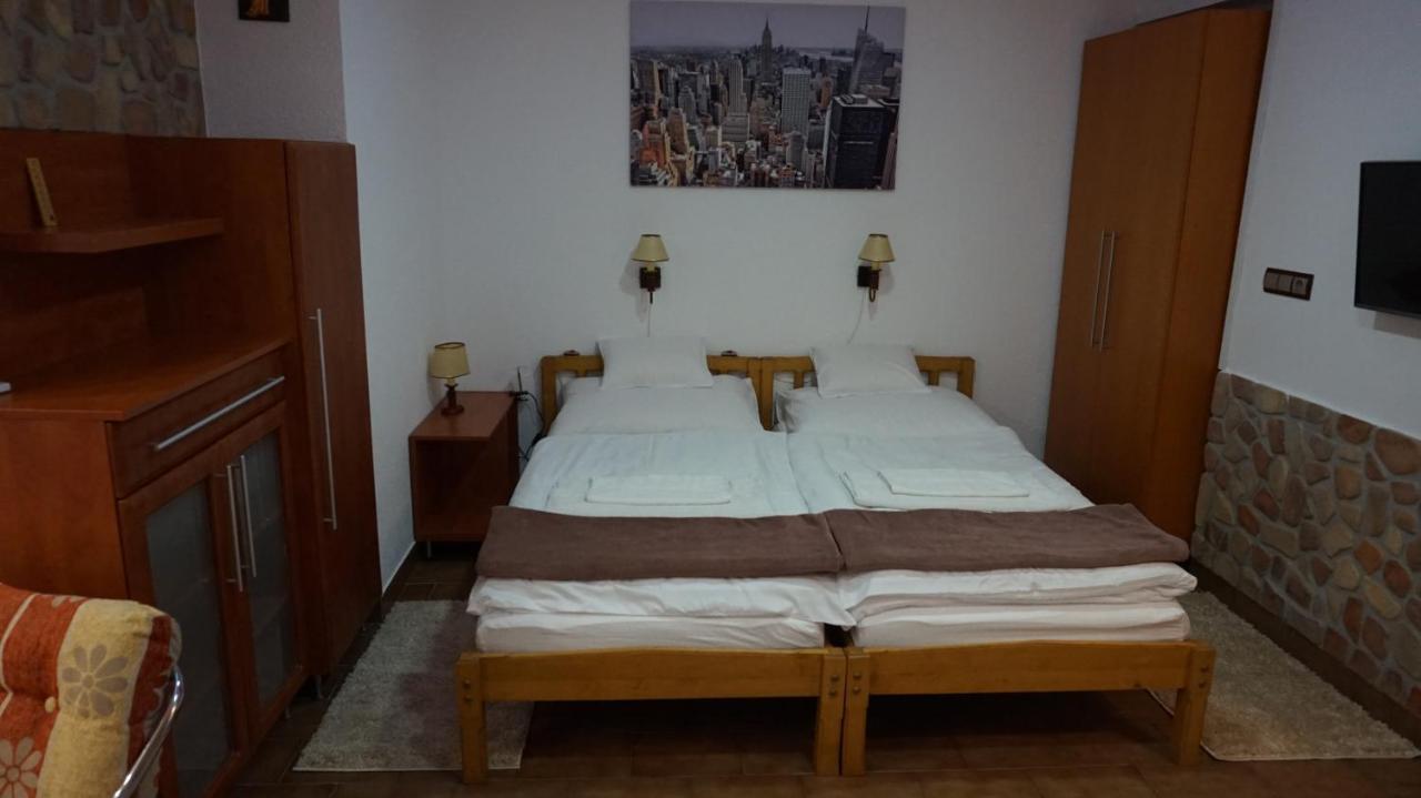 Chloe Apartman Szigetvár Exterior photo